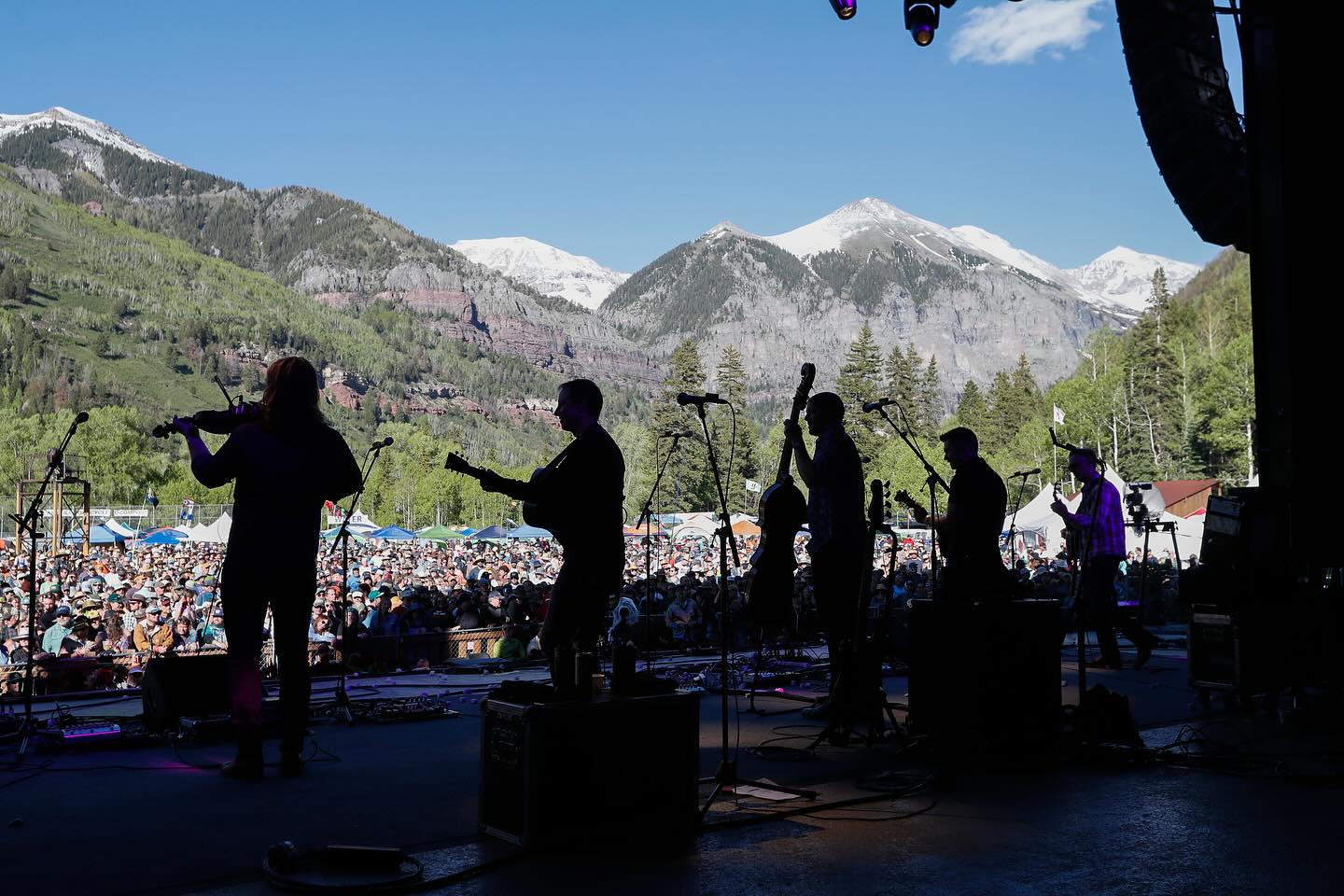 Two weeks out, y’all! That crisp mountain air, friends and family, maybe a totally accidental marshmallow or two (strictly discouraged…😉)—the magic of Telluride Bluegrass is calling us home.
#YMSB #TellurideBluegrassFestival #Colorado #Telluride #LiveMusic