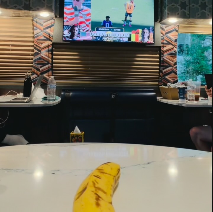Day in the life (Tour Bus Banana) 

#yondermountainstringband #ymsb #buslife