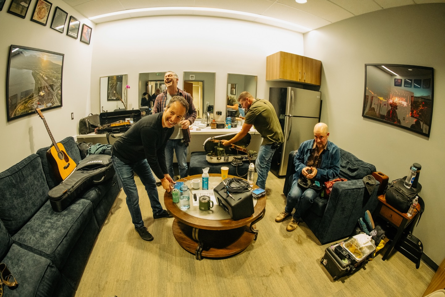 Oooooh it’s that feeling we get right before a run of home shows in CO! 

We’ll see you soon, friends. 

8/13 @thebeachcolorado 
8/15 @arvadacenter 
8/21 @breckwineclassic 

📸 @taragracerfoto 

#yondermountainstringband #jamband #ymsb #originalmusic #shows