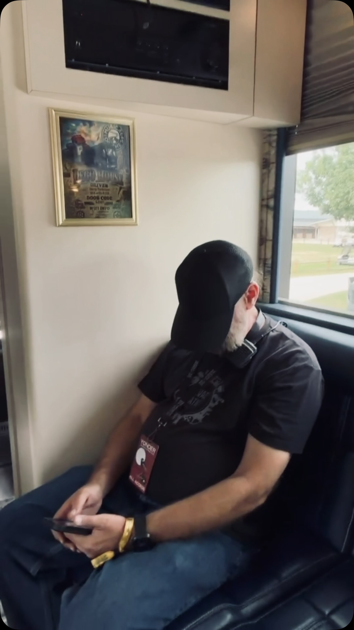 Yonder’s Daily Accomplishments. 

Volume 1 

#yondermountainstringband #jamgrass #roadlife #band #jumpscare